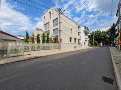 Clădire 9 Camere | 398 MP | Grădină 98 MP | 4 Parcări | Dorobanți 